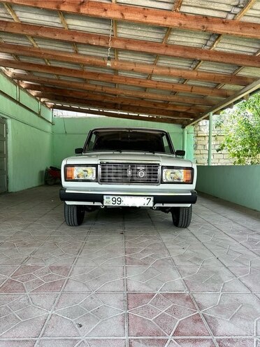 LADA (VAZ) 2107-2