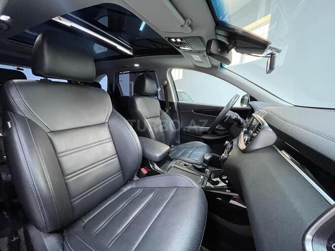 Kia Sorento-12