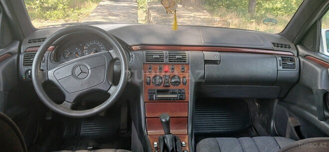 Mercedes E 200 1996, 212,000 km - 2.0 l - Tərtər