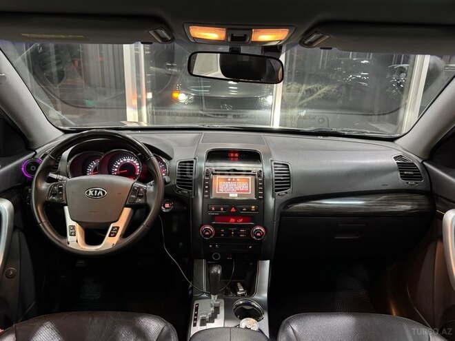 Kia Sorento-12