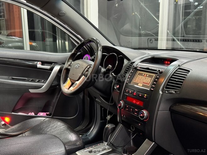 Kia Sorento-13