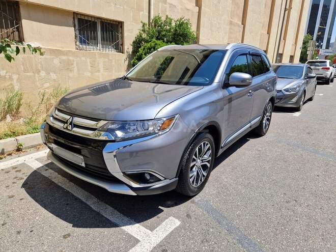 Mitsubishi Outlander 2015, 215,000 km - 2.4 л - Bakı