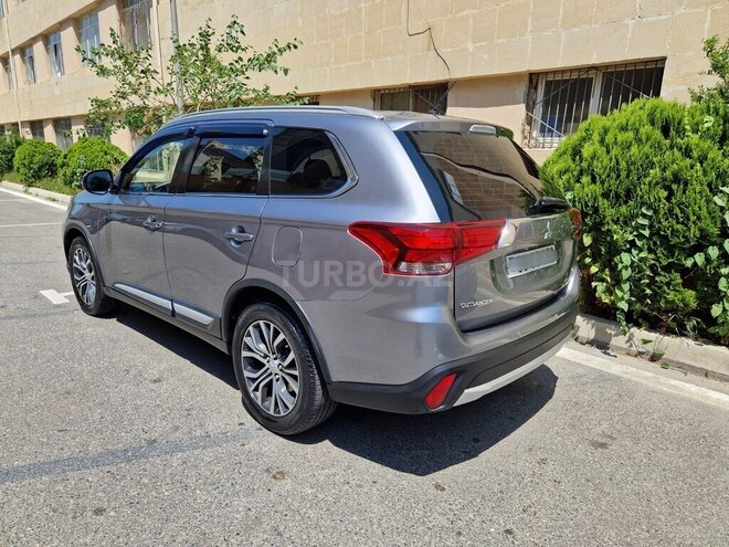 Mitsubishi Outlander 2015, 215,000 km - 2.4 л - Bakı