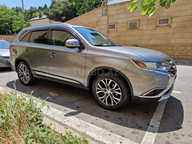 Mitsubishi Outlander 2015, 215,000 km - 2.4 л - Bakı