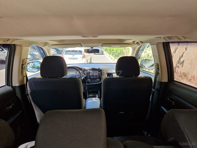 Mitsubishi Outlander 2015, 215,000 km - 2.4 л - Bakı