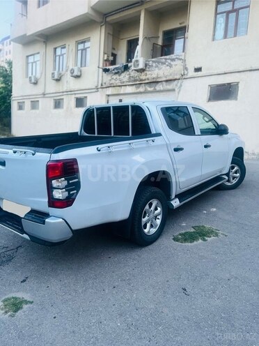 Mitsubishi L200 2021, 200,000 km - 2.4 l - Bakı