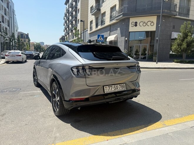 Ford Mustang Mach-E-4
