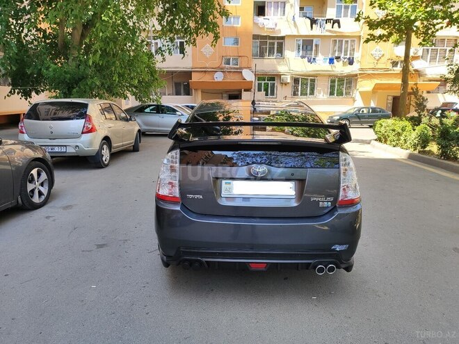 Toyota Prius-6