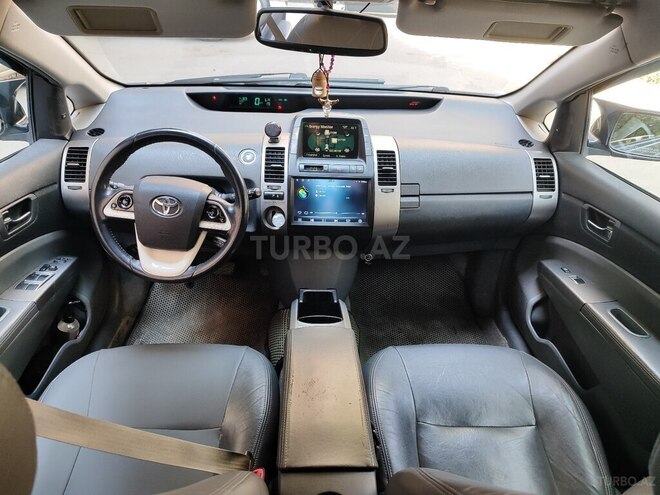 Toyota Prius-7