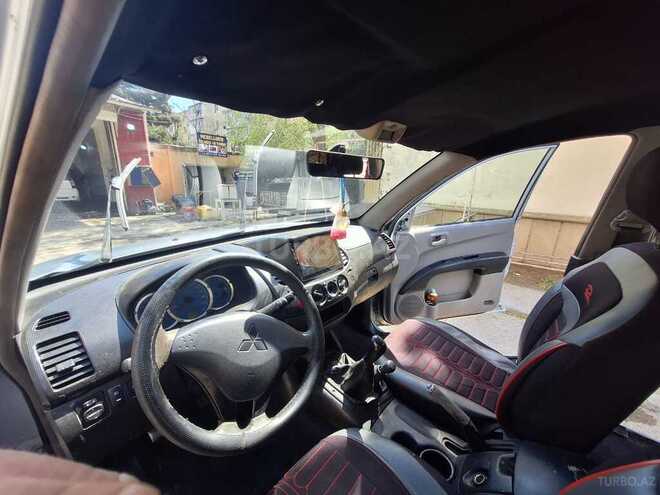 Mitsubishi L200 2007, 400,000 km - 2.5 l - Bakı