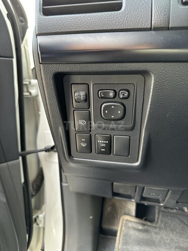Toyota Land Cruiser Prado 2011, 305,000 km - 2.7 л - Bakı