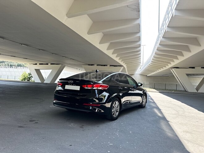 Hyundai Elantra 2018, 76,700 km - 2.0 l - Bakı