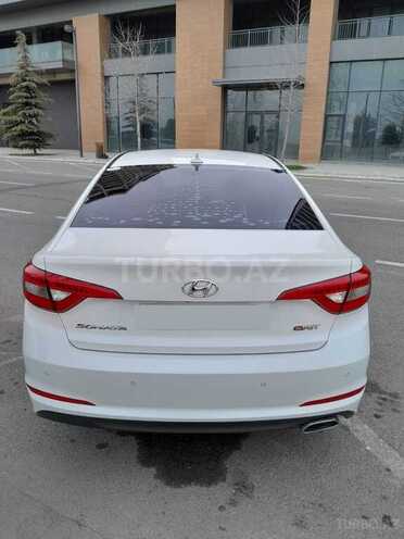 Hyundai Sonata-15