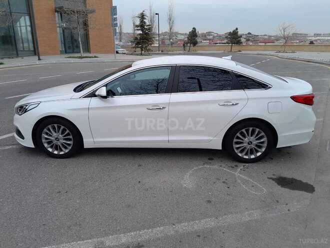 Hyundai Sonata-12