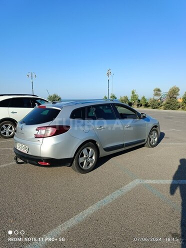 Renault Megane-6