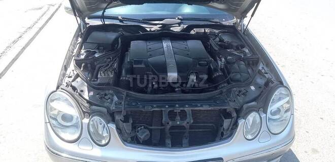 Mercedes E 240 2002, 272,000 km - 2.6 l - Mingəçevir