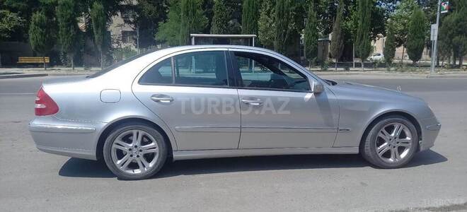 Mercedes E 240 2002, 272,000 km - 2.6 l - Mingəçevir