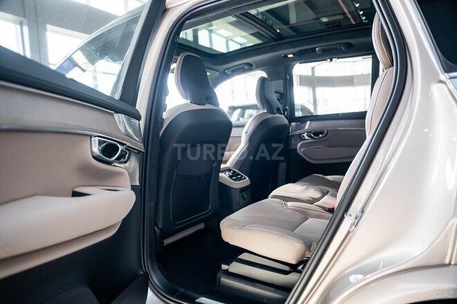 Volvo XC90-15