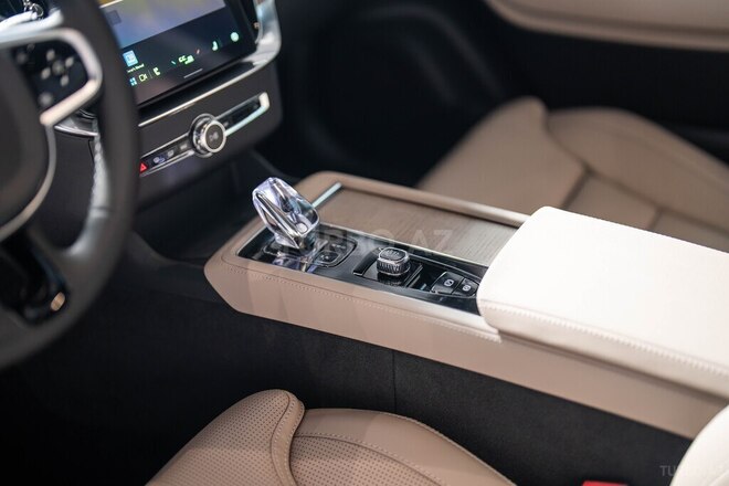Volvo XC90-12