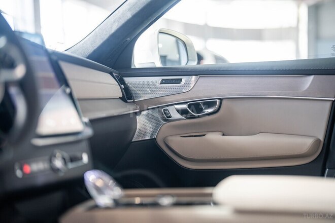 Volvo XC90-13