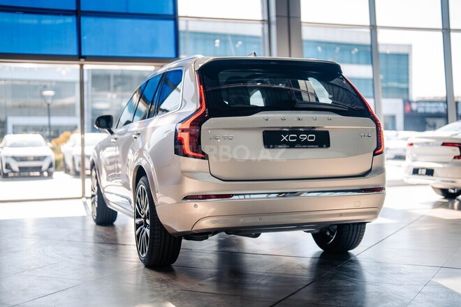 Volvo XC90-8