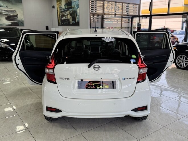 Nissan Note-8