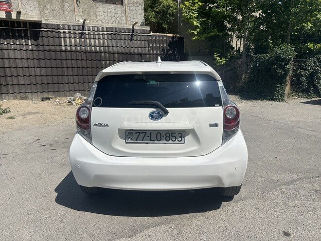 Toyota Aqua 2015, 130,000 km - 1.5 l - Bakı