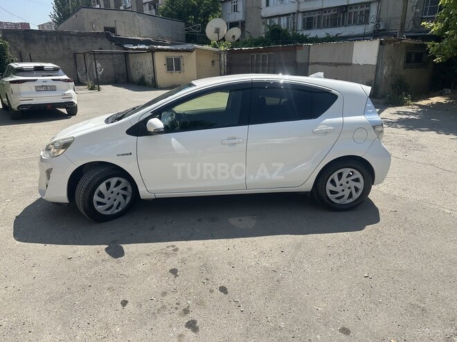 Toyota Aqua 2015, 130,000 km - 1.5 l - Bakı