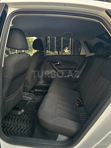 Volkswagen Polo 2017, 140,080 km - 1.6 l - Bakı