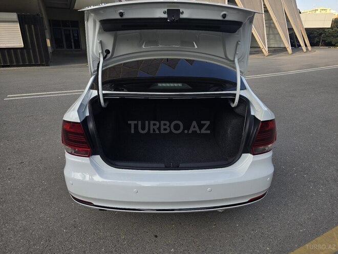 Volkswagen Polo 2017, 140,080 km - 1.6 l - Bakı