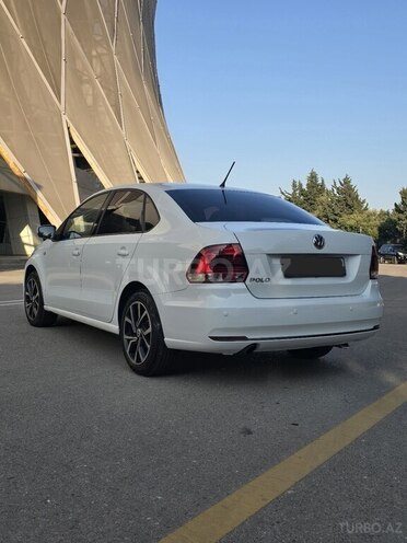 Volkswagen Polo 2017, 140,080 km - 1.6 l - Bakı