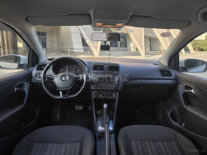 Volkswagen Polo 2017, 140,080 km - 1.6 l - Bakı