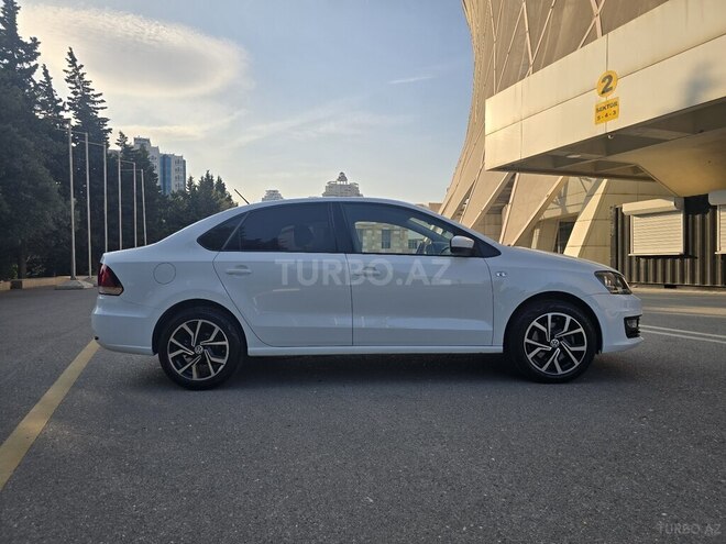 Volkswagen Polo 2017, 140,080 km - 1.6 l - Bakı