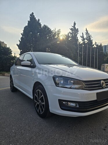Volkswagen Polo 2017, 140,080 km - 1.6 l - Bakı