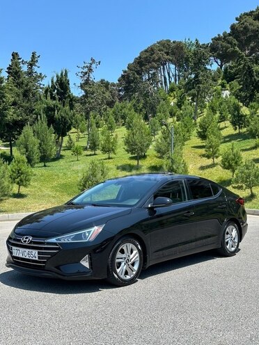 Hyundai Elantra-2