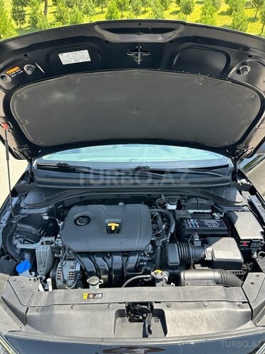 Hyundai Elantra-16
