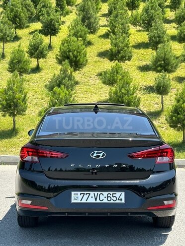 Hyundai Elantra-7