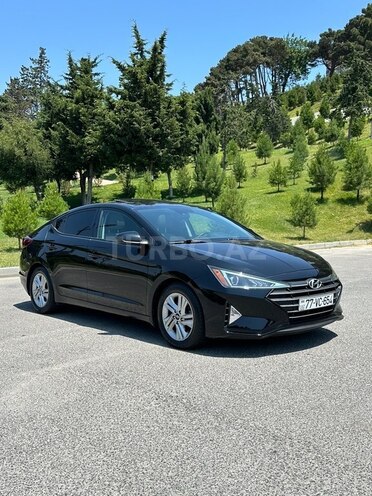 Hyundai Elantra-3