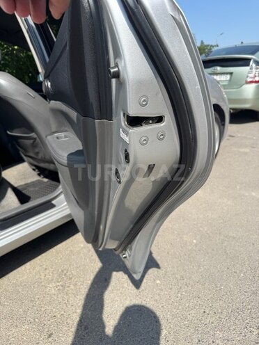 Toyota Prius-15