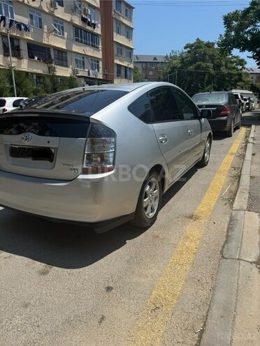 Toyota Prius-3