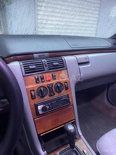 Mercedes E 240 1997, 390,989 km - 2.4 l - Bakı
