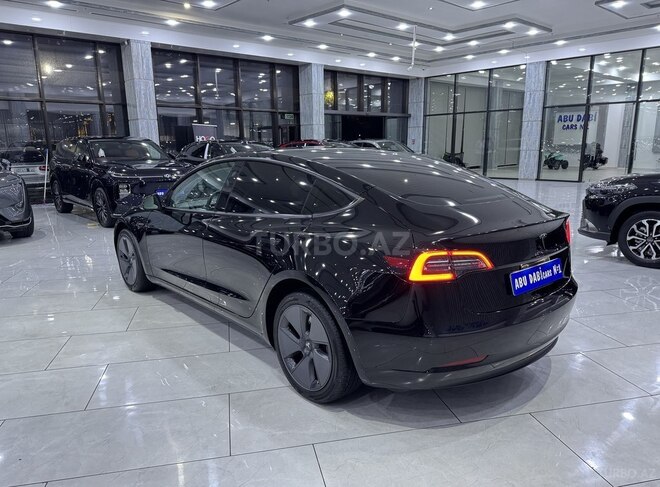 Tesla Model 3-6
