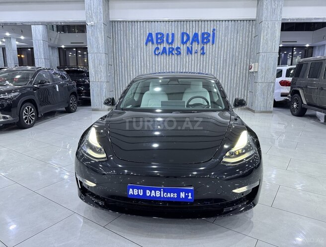 Tesla Model 3-2