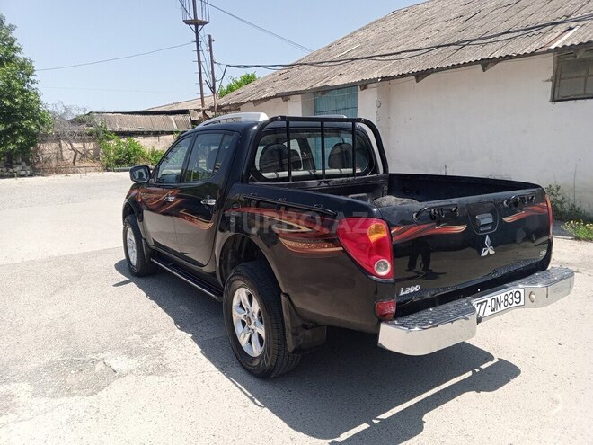 Mitsubishi L200 2010, 220,000 km - 2.5 l - Bakı