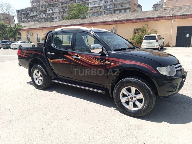 Mitsubishi L200 2010, 220,000 km - 2.5 l - Bakı