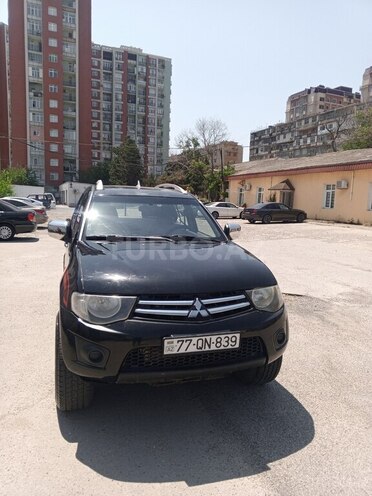 Mitsubishi L200 2010, 220,000 km - 2.5 l - Bakı
