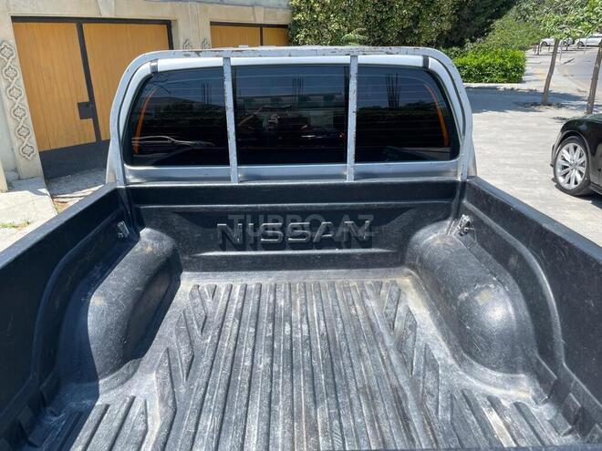 Nissan Navara 2011, 320,000 km - 2.5 l - Bakı