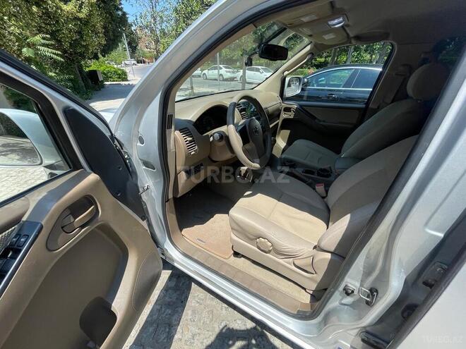 Nissan Navara 2011, 320,000 km - 2.5 l - Bakı