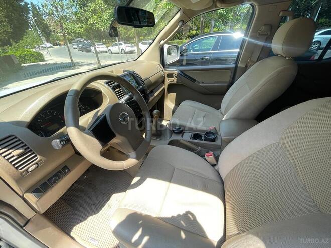 Nissan Navara 2011, 320,000 km - 2.5 l - Bakı