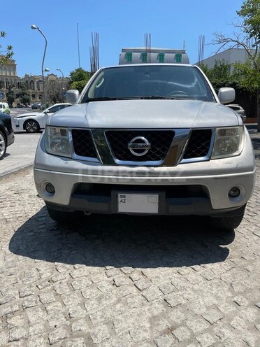Nissan Navara 2011, 320,000 km - 2.5 l - Bakı